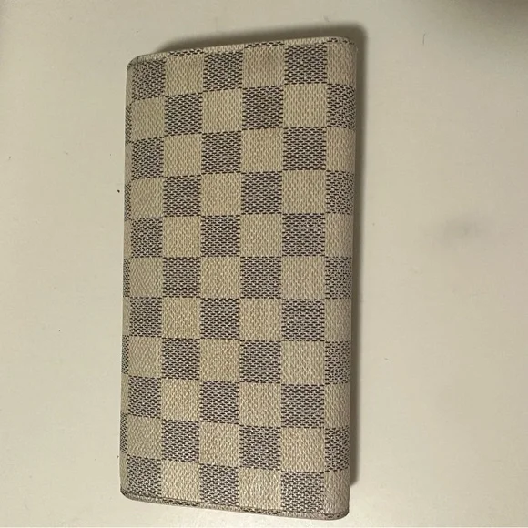 Louis Vuitton Azure Wallet - Picture 9 of 10
